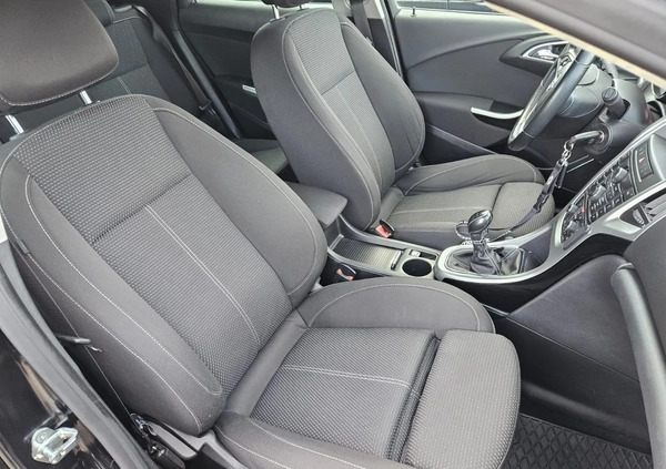 Opel Astra cena 27500 przebieg: 172098, rok produkcji 2011 z Zakroczym małe 211
